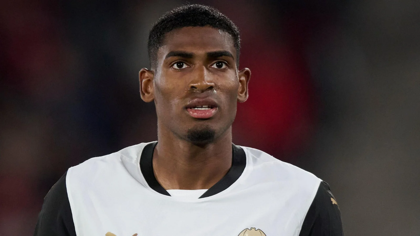 Cristhian Mosquera Biography: The Colossus of Valencia